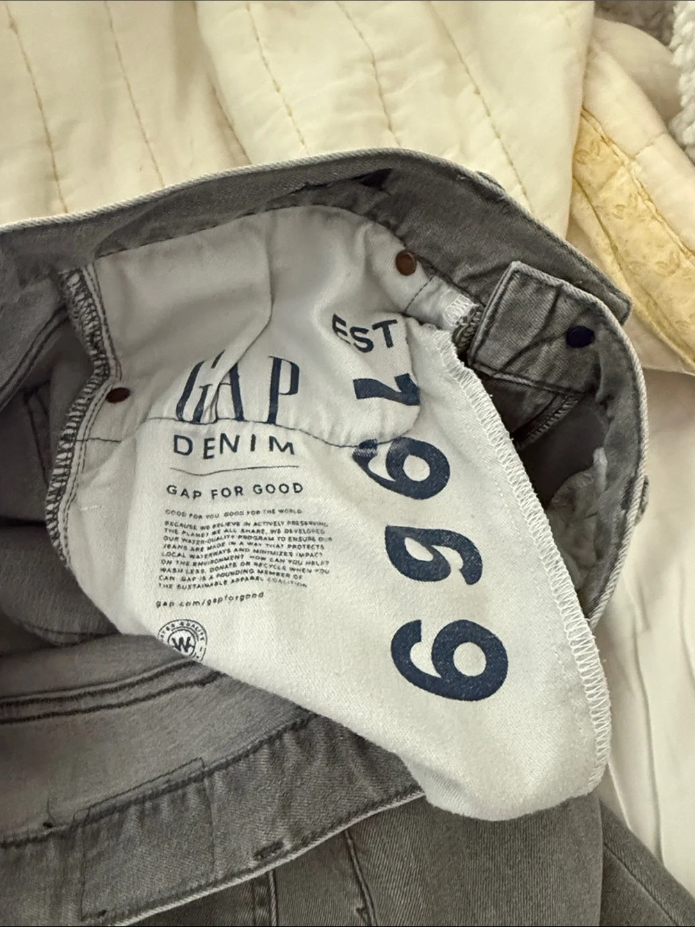 GAP Slim Straight Jeans in Gray Wash